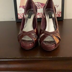 A small platform,the heels are high.,tho